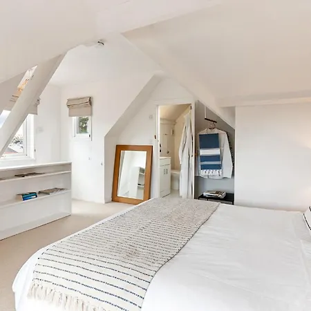 Waterside House With Sea Views Holiday home Flushing